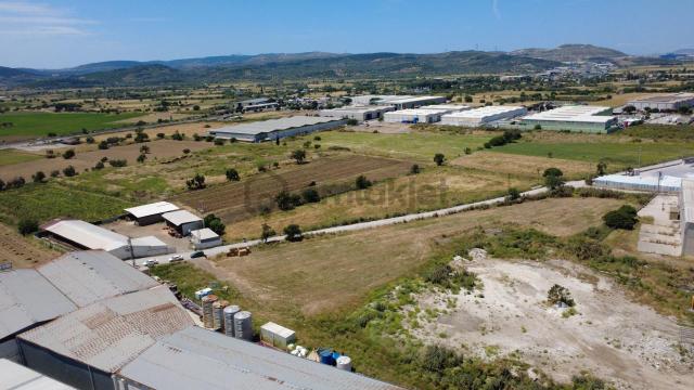 Helvacıda 8243m2 Yola Cephe Depoların Olduğu Yerde Tarla 5