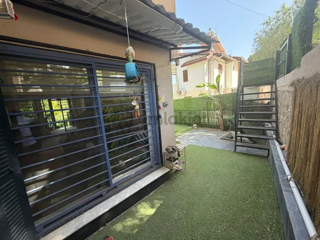 Özel Havuzlu Denize 200 Metre Bahçeli Villa 5