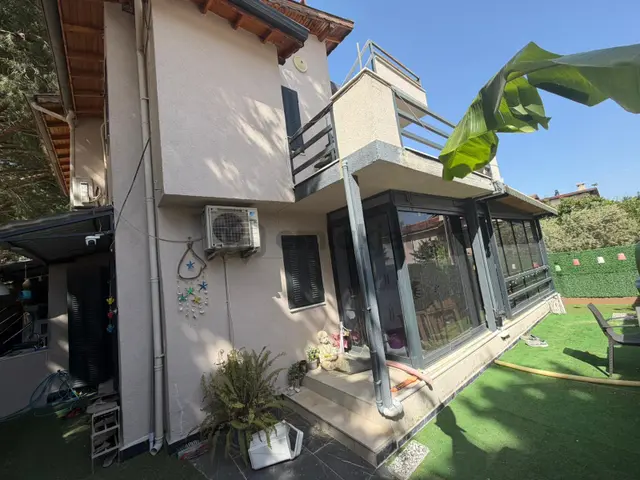 Özel Havuzlu Denize 200 Metre Bahçeli Villa 3