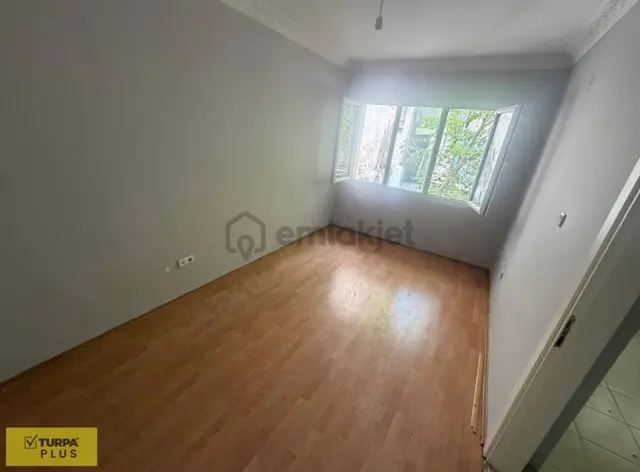 Eşrefpaşa Cadde Yakını Bakımlı Temiz Kiralık Daire 2+1 3