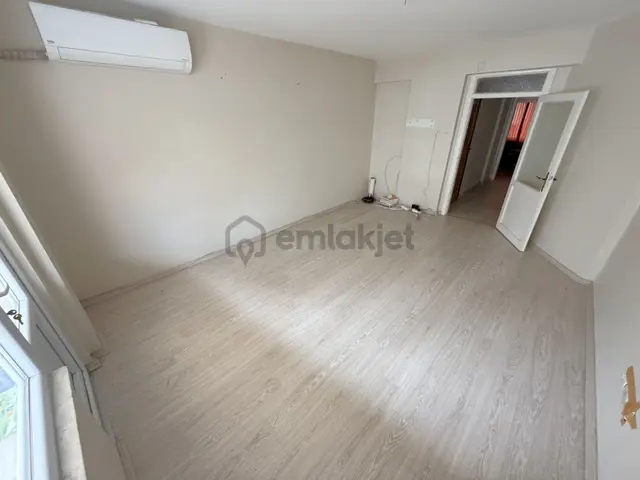 Jet'ten Akçay Merkezde Ön Cephe Geniş Balkonlu 2+1 Kiralık Daire 5