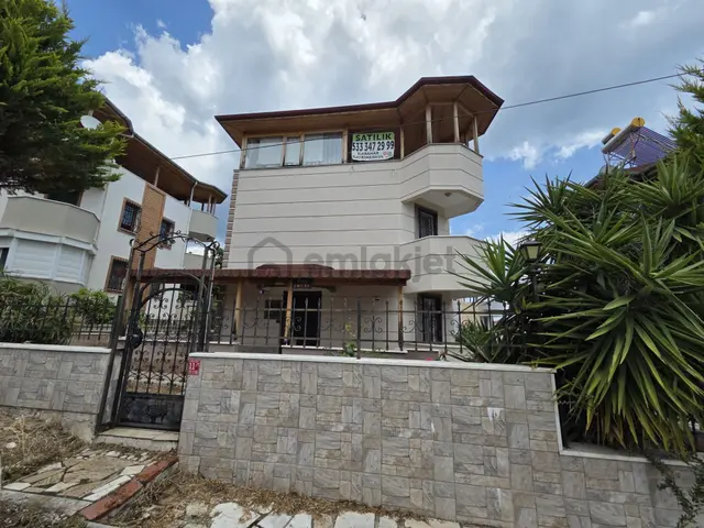 Altınoluk İlkbahar Dan Bahçeli Deniz Manzaralı Müstakil Villa 3