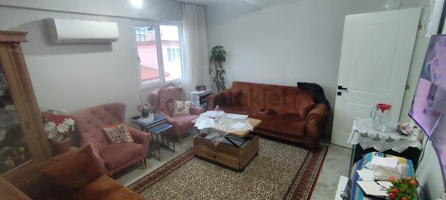 İlbadı Mahallesinde 3 Katlı Binanın 3. Katı 3 Yıllık 2+1/90 M2 Daire 3.700.000 Tl Satılıktır 5
