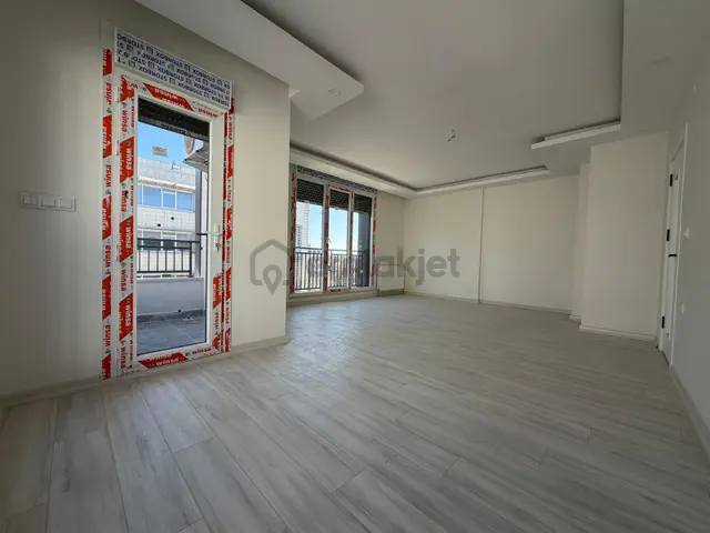 Bahçelievler Merkez'de Sıfır Binada 5+2 Lüks Ön Cephe Dubleks 3