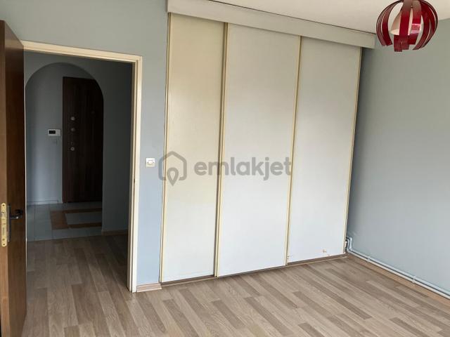 Ara Katta, Geniş Metrekareli, Merkezi Konumda 1+1 Kiralık 5