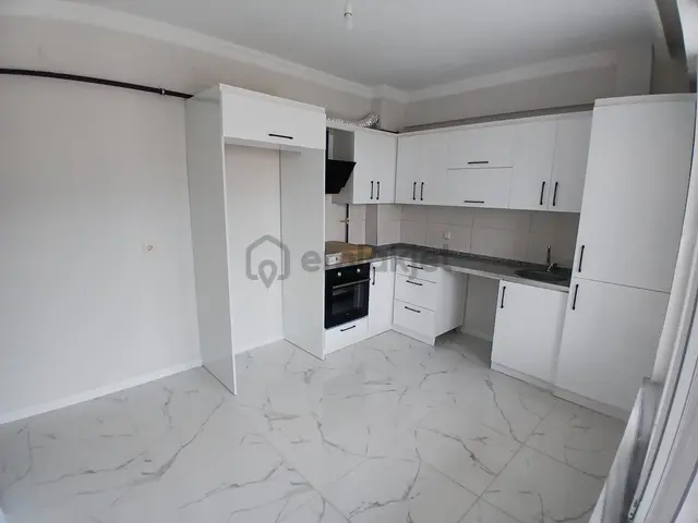 Akçay Emlak'tan Akşehir Gazi Mahallesi Adliye Lojmanları Yanında Ara Kat Kiralık Sıfır 3+1 Daire 3