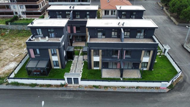 Karasuda Deniz Manzaralı Müstakil Bahçeli 4+1 Satılık Tripleks Karasuda Deniz Manzaralı Müstakil Bahçeli 4+1 Satılık Tripleks