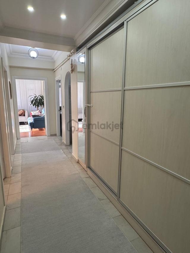 Kapanmaz Manzaralı, Metro Yanında, Site İçerisinde, 2+1 Daire 5