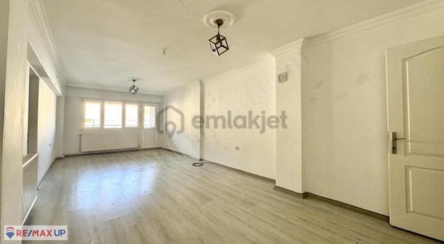Akevler'de 105 M2 Geniş 2+1 Asansörlü Satılık Daire 5