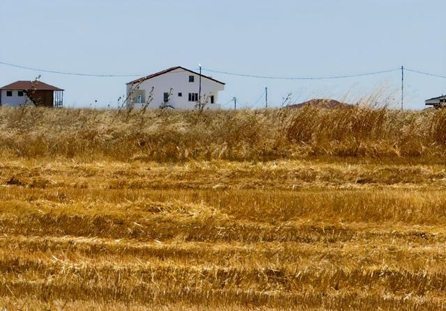 Gümüşyaka'da Etrafı Çevrili İmar Sınırında Satılık Arsa 651m2 4