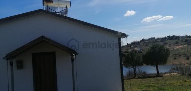 Kırklareli Hacızekeriya'da Satılık Göl Manzaralı Bahçeli Ev 5