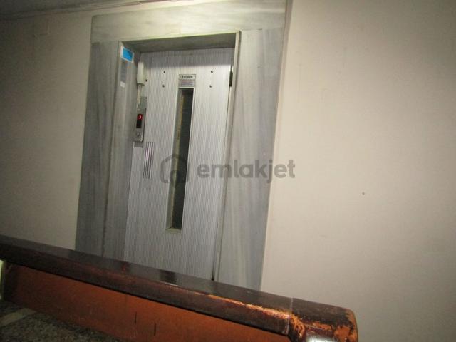 Umurbey Çobanbey Cd.asansörlü Lüks 3+1 125m2 Arakat Satılık Daire 3.800bintl 3