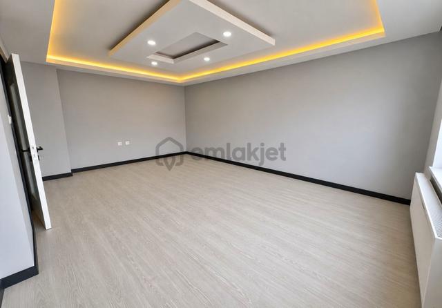 Topcu Mah. Geniş M2//evebeyn Banyolu// %90 Kredi İmkanı 4