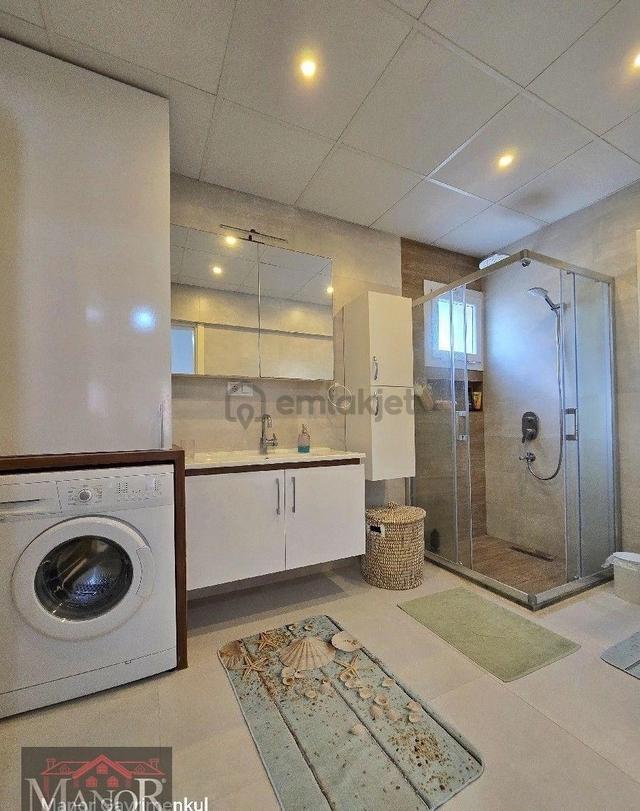 Kuşadası Kadınlar Denizinde 4+1 Plaja 300 Metre Eşyalı Manzaralı Satılık Villa 5
