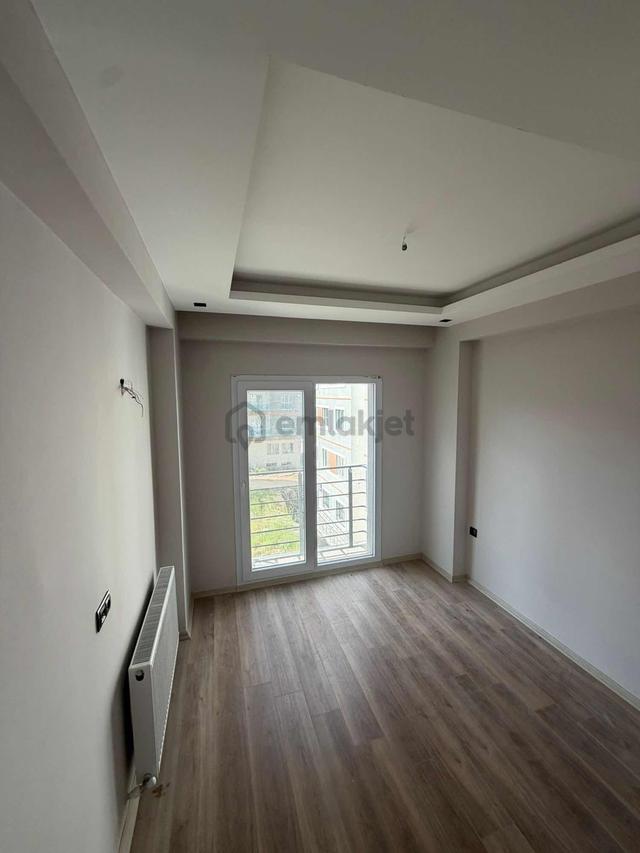 Sürer Emlak`tan Kiralık Sıfır 2+1 Daire`miz Hastane Yanındadır. 3
