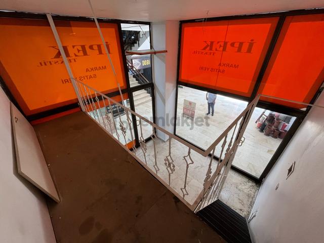 Rw Taka | De Sa Galeria İş Merkezinde Meydanda Kiralık Dükkan 4