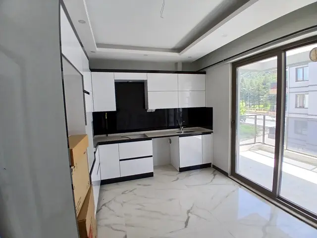Akçay Emlak'tan Akşehir Yarenler Mahallesinde Garajlı Ara Kat Sıfır Satılık 4+1 Daire 3