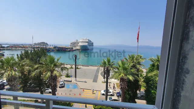 Kuşadası Merkez'de Dublex Kiralık Yalı Dairesi 1