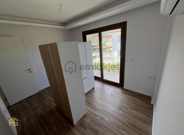 Yeşilüzümlüde Kiralık 4+1 Müstakil Eşyasız Villa 4