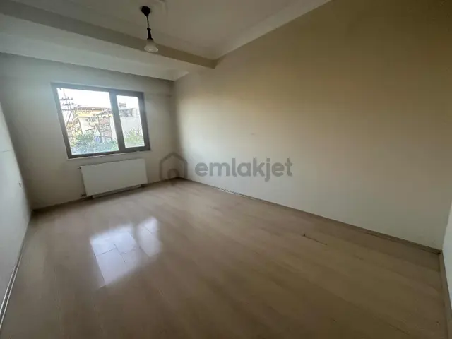 Turyap Soner'den Kiralık Merkezi Konumda 2+1 Geniş Daire 3