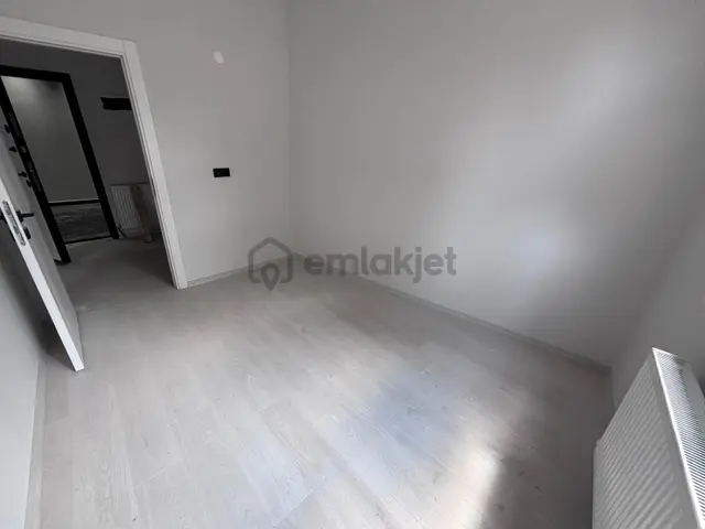 Çorum Kadeş Meydanı Arkasında Düz Giriş Satılık 2+0 Daire 4