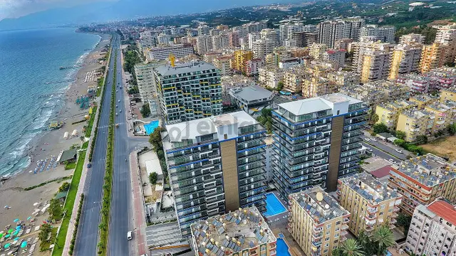 Alanya Mahmutlar'da Denize Sıfır Sitede 2+1 Eşyalı Daire 2