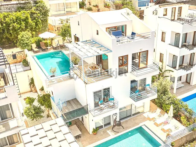 Kaş Kalkan Kışla’da Plaja Yürüme Mesafesinde Eşyalı Villa 5
