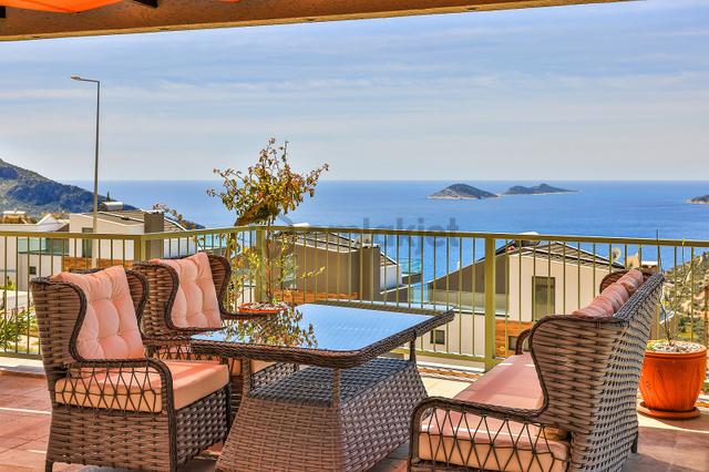 Kaş Kalkan'da Sonsuzluk Havuzlu 4+1 Lüks Villa 4