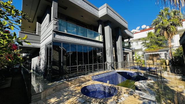 Antalya Kemer Merkezde Lüks Satılık Müstakil Villa 5