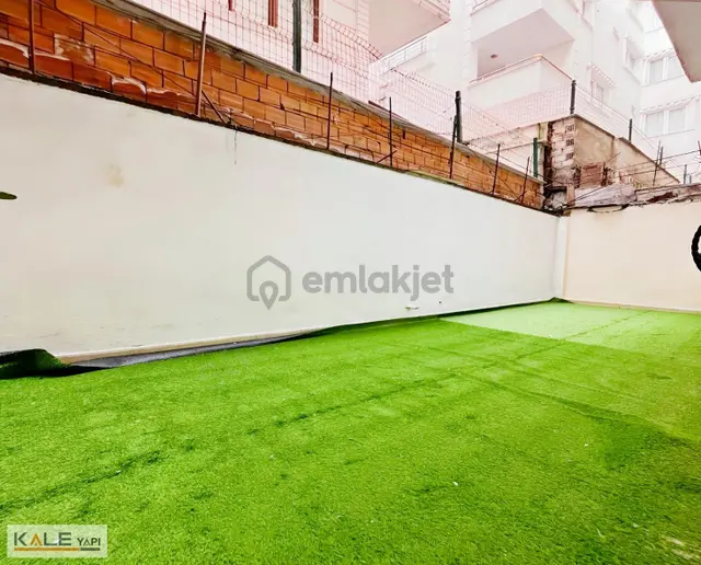 Metrobüse Yakın Geniş M2 Lüx Dekorlu 2+1 Satılık Daire 2