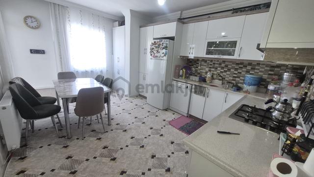 Emin Emlak Satıyor.. Cumhuriyet Mahallesi 3+1 Asansörlü Satılık Fırsat Daire 4