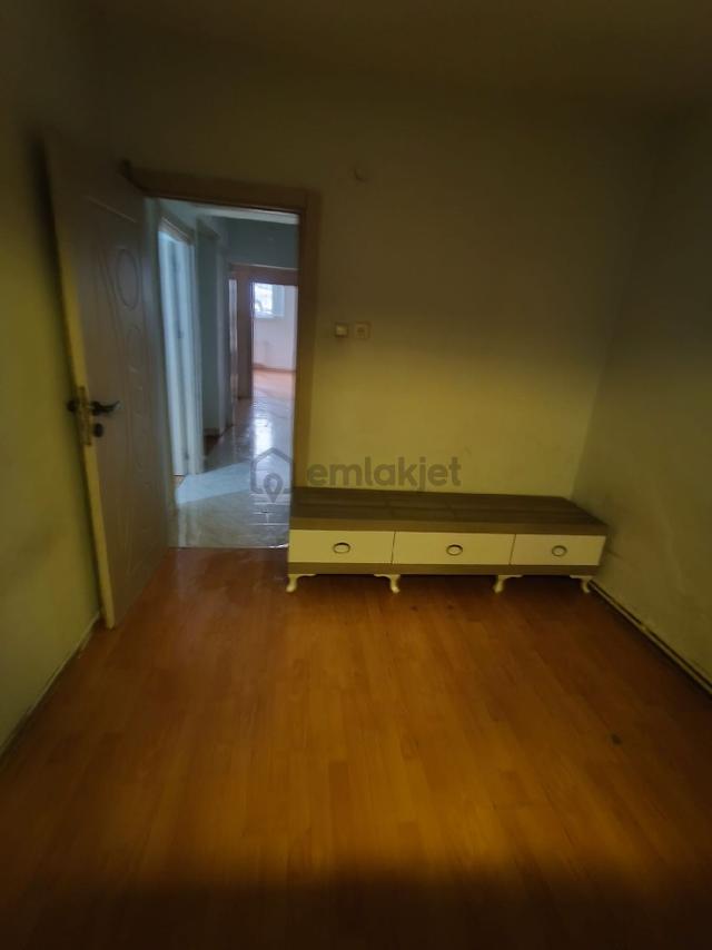Emlak Şeko Da Satılık Daire Esenler 5