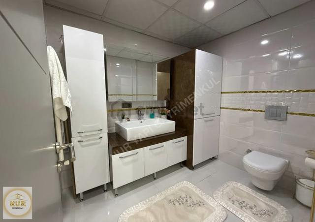 Nur Yapı'dan Bölgenin Gözde Dairesii!metrobüse 4dk!geniş M2 2+1 3