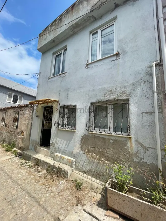 Ayvalık Merkez'de Köşe Nizamlı Teraslı 2 Katlı 4+1 Kağir Rum Evi 3