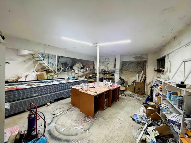 Gıda Çarşısı Merkezde Satılık 125m2 Batarlı Dükkan 5