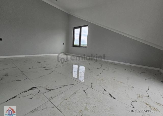 Deniz'den 3+1 Merkezi Konumda, Bahçeli Satılık Villa 5