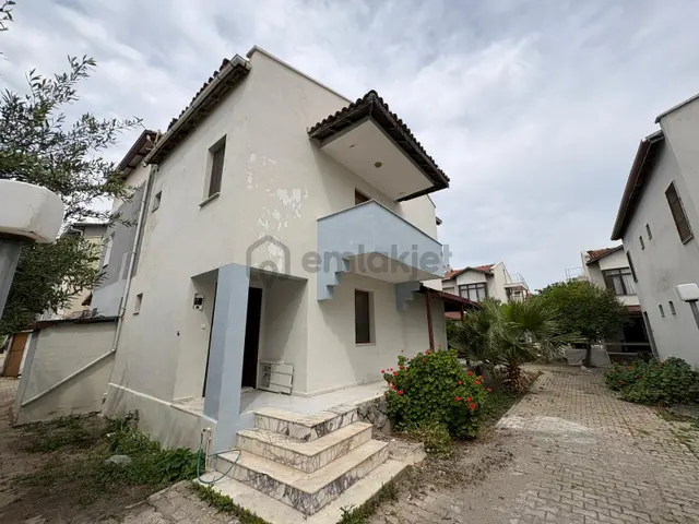 Rota Emlak'tan Denize Sıfır Site İçerisinde 3+1 Satılık Villa Rota Emlak'tan Denize Sıfır Site İçerisinde 3+1 Satılık Villa
