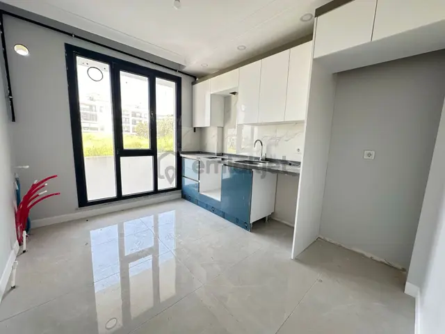 Büyükçekmece Celaliye Bölgesinde 2+1 Bahçe Kullanımlı Lüks Daire 3