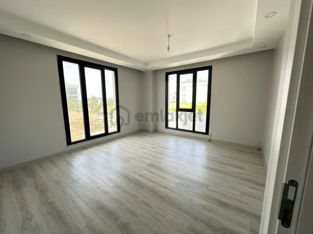 Büyükçekmece Celaliye Bölgesinde 2+1 Bahçe Kullanımlı Lüks Daire Büyükçekmece Celaliye Bölgesinde 2+1 Bahçe Kullanımlı Lüks Daire