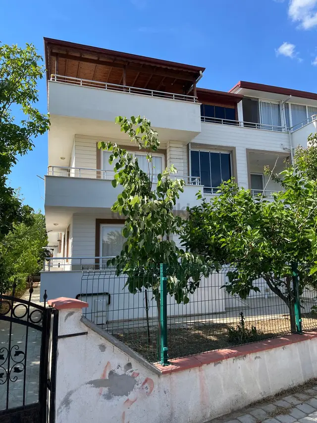 Burhaniye İskele Mahallesinde Denize Çok Yakın Yeni Binada 4+1 Kat Dubleks 3