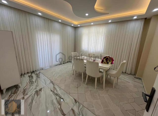 Sağlam'dan Mithatpaşa'da Kiralık 3+1 Müstakil Ev 5