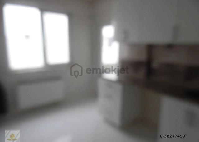 Çamlıca Mahallesinde Gündüz Ökçün Caddesi Yakını Kiralık 3+1 Daire 3