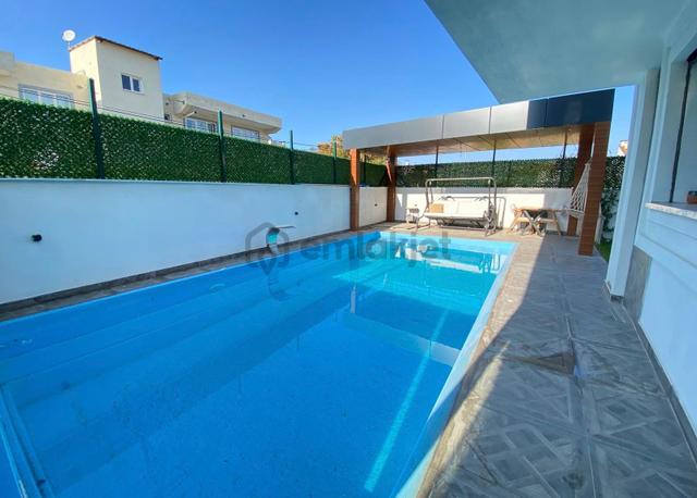 Yürüyüş Yolu Yakını Ultralüx Villa