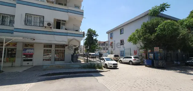 Buca Barış Mahalleside Kiralık Köşe Dükkan .. 3