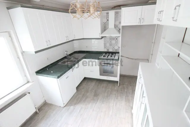 Hemdem Gayrimenkul'den Ayyıldız'da Site İçi 3+1 Satılık Daire 2