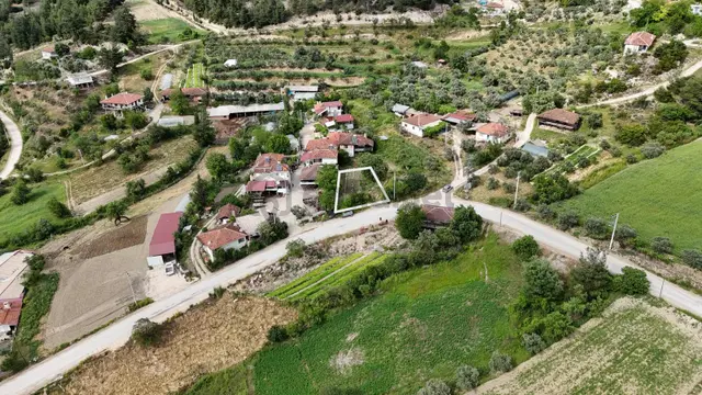 Muğla Menteşe Çamoluk Mahallesinde İmarlı Köy İçi 363 M2 3