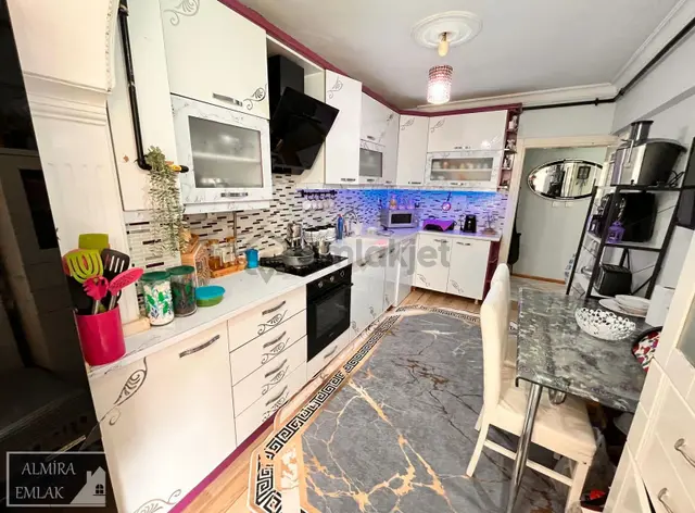 Yeşilyurtta 3+1 Daire 115m2 Ara Kat Bakmlı Köşe Daire 2