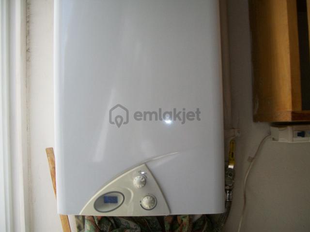 Hacı Mütahir Mahallesi Rasim Erel Cad.yıldızlı Apt.da 4+1 Bakımlı Daire 3