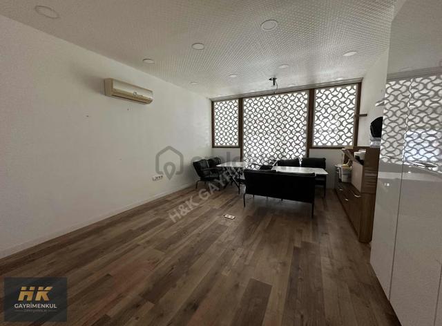 Uluç Mah. Mega Sitesi'nde 3 Katlı, 155m² Satılık Dükkan 2
