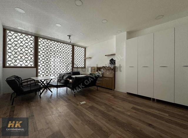 Uluç Mah. Mega Sitesi'nde 3 Katlı, 155m² Satılık Dükkan 4